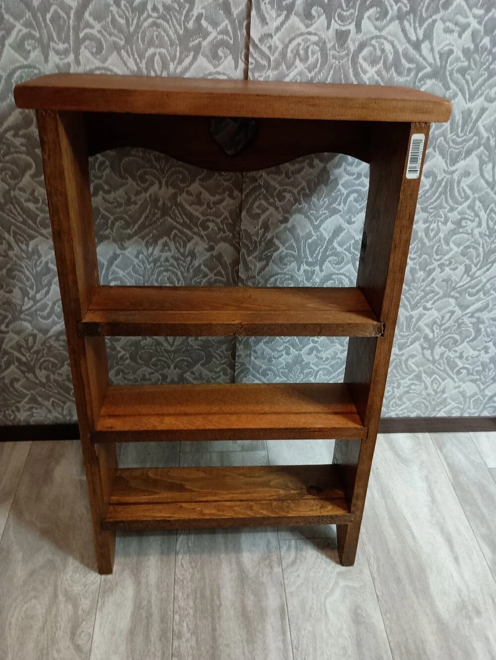 Rustic Heart-Cut Wooden Wall Shelf - Brown